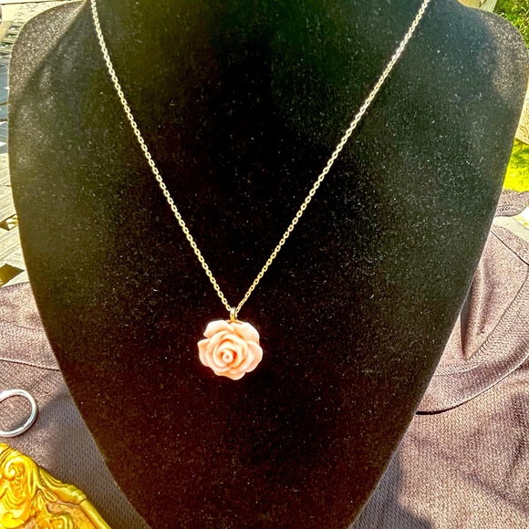 Vintage Celluloid Rose pendant with Chain - Picture 2 of 5